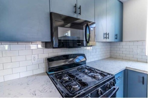 Foto del edificio - 6623 Beck Ave