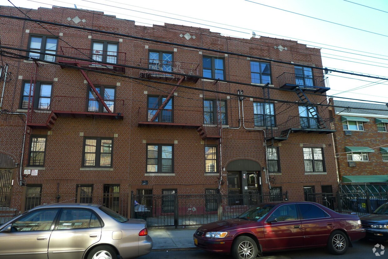 Foto principal - 3942 Barnes Ave