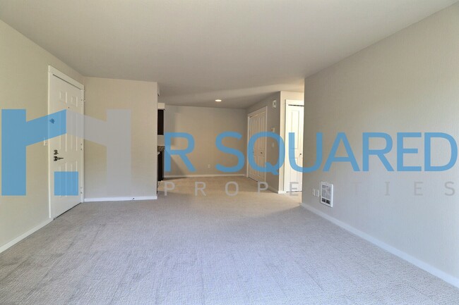 Building Photo - 916 3rd Ave