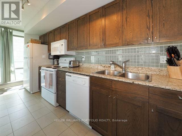 Photo du bâtiment - 81 Navy Wharf Ct