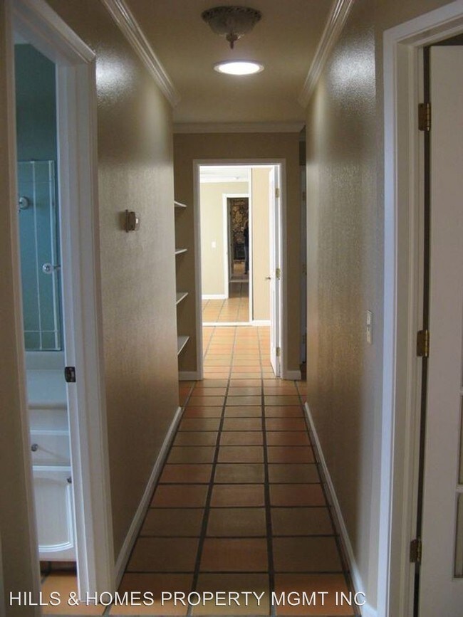 Building Photo - 4 br, 2 bath House - 945 LODI STREET