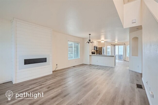 Foto del edificio - 419 Mount Cameron Court, Brighton, CO, 80601