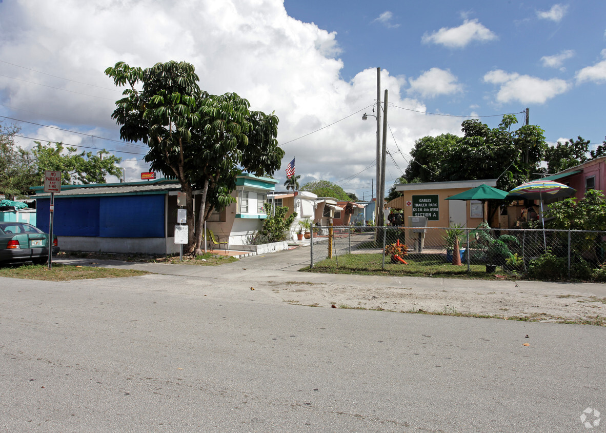 Building Photo - Gables Trailer Park