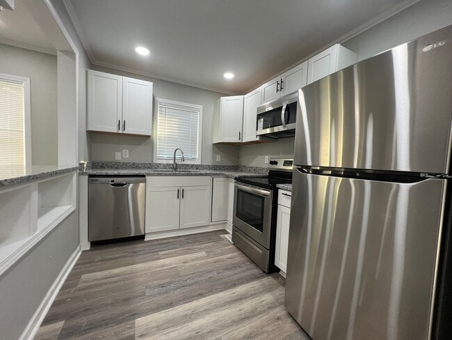 Foto del edificio - MOVE-IN READY! *HOLIDAY MOVE-IN SPECIAL $500 off the first full months rent if lease signed by 1/...