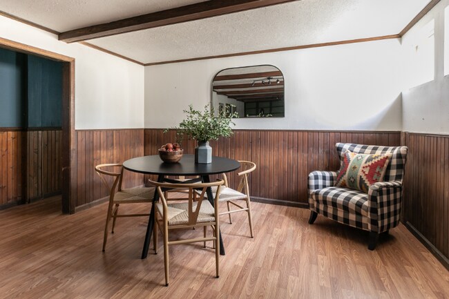Foto del edificio - 3735 Britting Ave