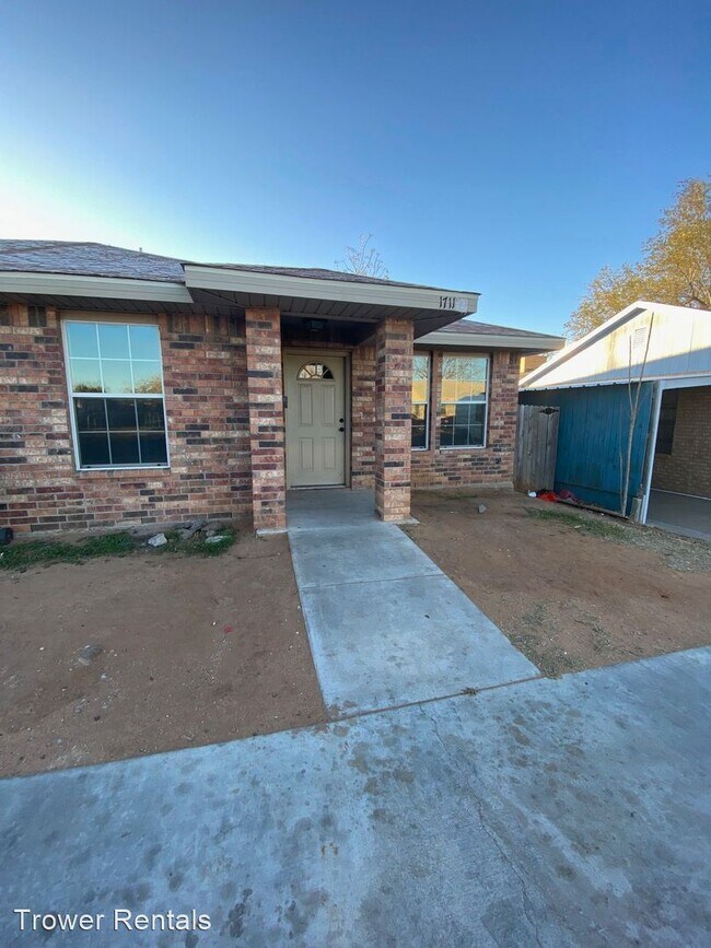 Building Photo - 3 br, 2 bath House - 1711 B West 13th Street