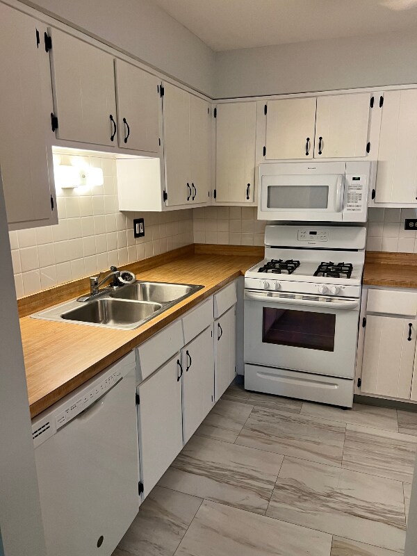 Foto del edificio - 1735 Harrow Ct