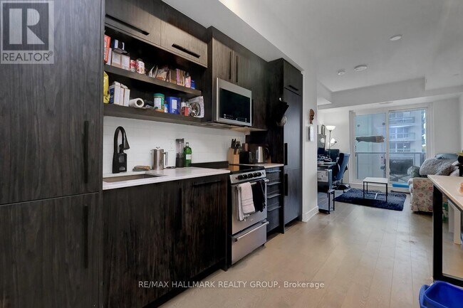 Building Photo - 560 Rideau St