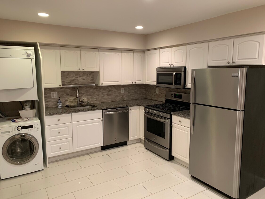 Foto principal - 2300 Naudain St