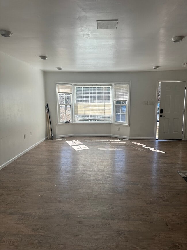 Building Photo - 6913 Woodstream Ln