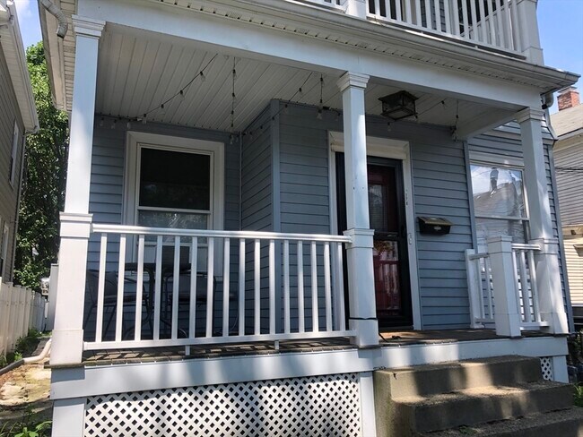 Building Photo - 178 Robbins St
