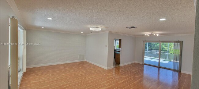 Foto del edificio - 9060 SW 53rd St