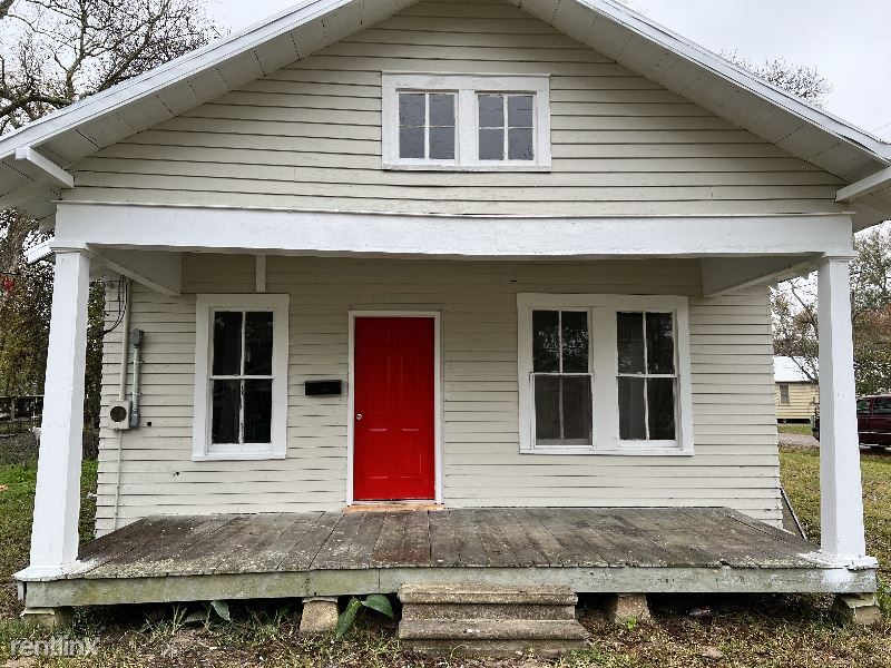 Primary Photo - 3 br, 1 bath House - 502 E Oak St