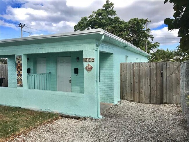 Foto del edificio - 1619 NW 6th Pl