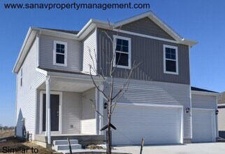 Building Photo - 1104 Cove St SE