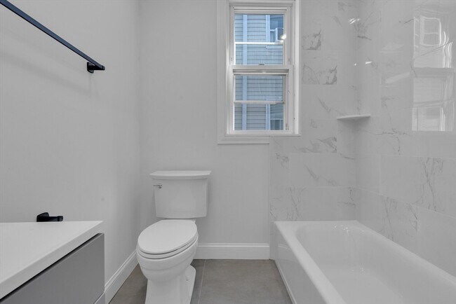 Foto del edificio - 742 Bennington St