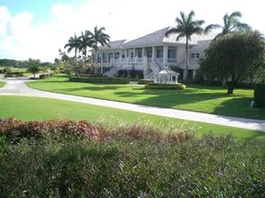 Building Photo - 11231 Green Lake Dr