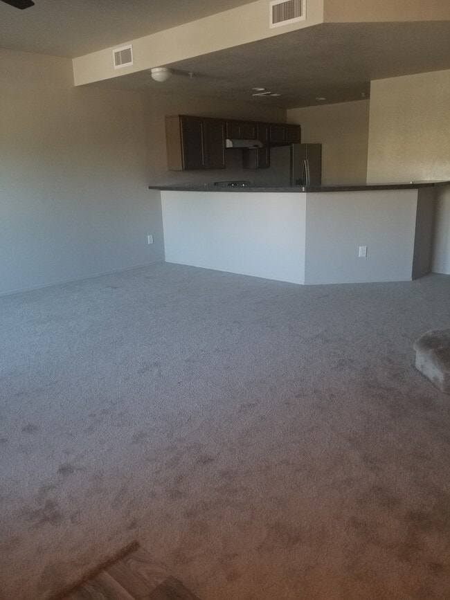 Building Photo - El Dorado Condo for Rent!