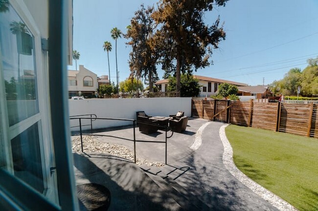 Foto del edificio - 14836 Archwood St