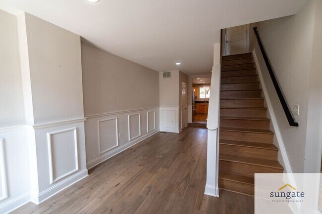 Building Photo - 3210 Fleet St