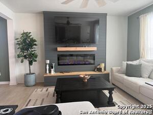 Foto del edificio - 9402 Hinterlands Dr