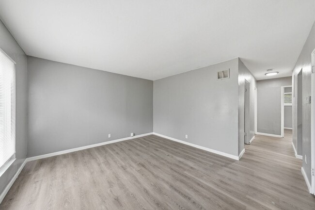 Building Photo - 237 Grampian Rd