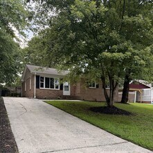 Building Photo - 9828 Starwood Dr