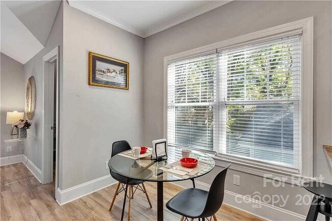 Foto del edificio - 812 E 20th St
