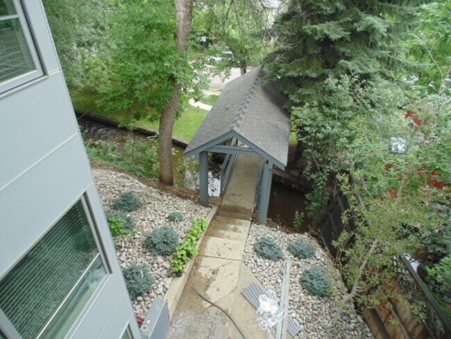 Building Photo - Loft Style Apartments, Flexible Lease Term...