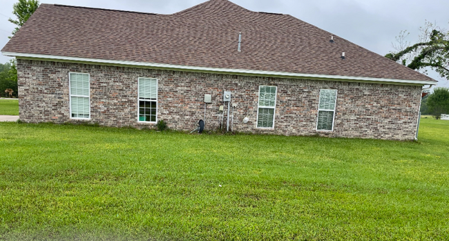 Building Photo - 200 Mahan Ln