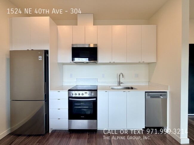 Building Photo - 1524 NE 40th Ave