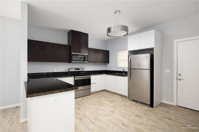 Building Photo - 3809 Valeria St