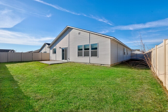 Building Photo - 19570 Nanticoke Ave