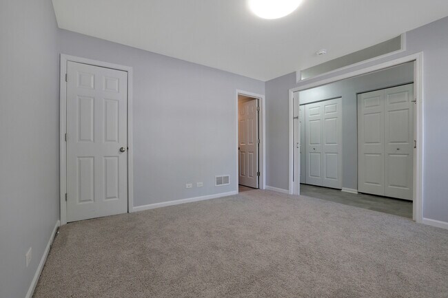 Foto del edificio - 130 Waterbury Cir