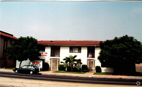 Foto del edificio - 4111 W Rosecrans Ave