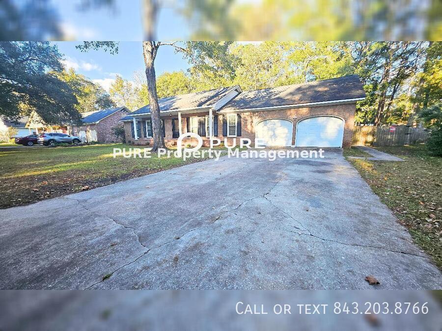 Foto principal - Beautifully Updated Rancher in Summerville...