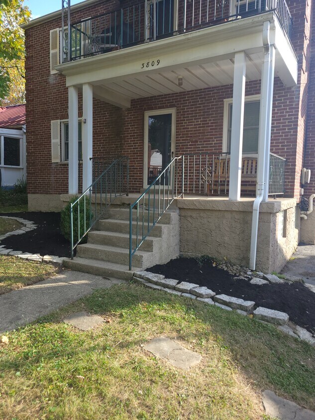 Front door - 3809 Gardner Ave