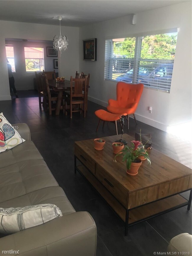 Foto del edificio - 3 br, 3 bath House - 1763 NE 173rd St