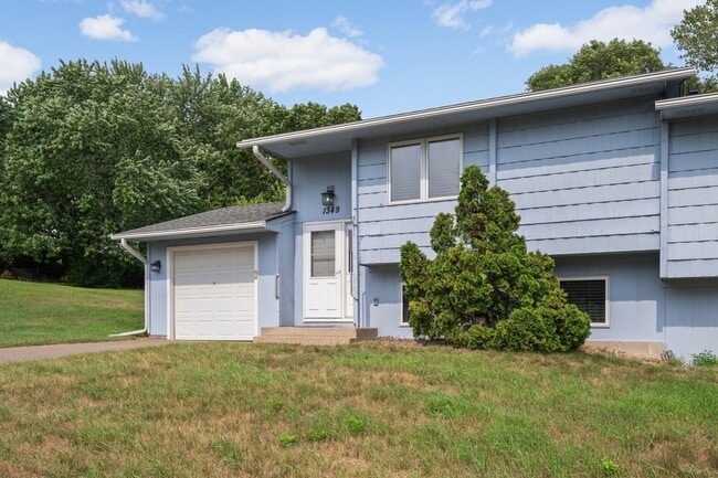 Building Photo - 1349 Easter Ln