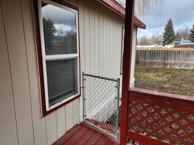 Building Photo - 6919 Hilyard Ct