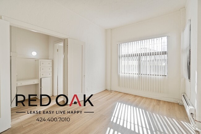 Building Photo - 3918 Beverly Blvd