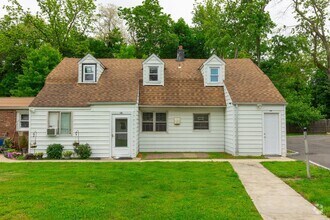 Building Photo - 174 Mills Pond Rd