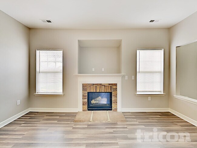 Foto del edificio - 8322 Knapp Ct