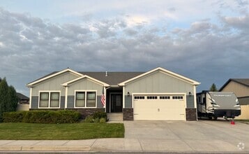 Building Photo - 177 Legends Way