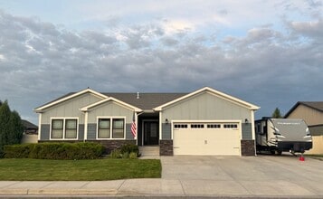 Building Photo - 177 Legends Way