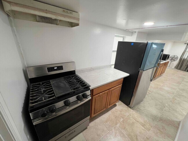 Building Photo - 46 N Whittier St