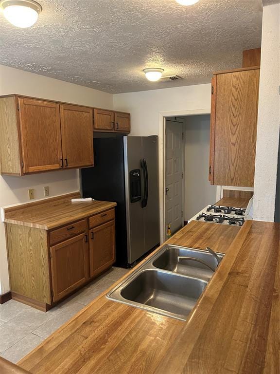 Foto del edificio - 24018 Farm Hill Dr