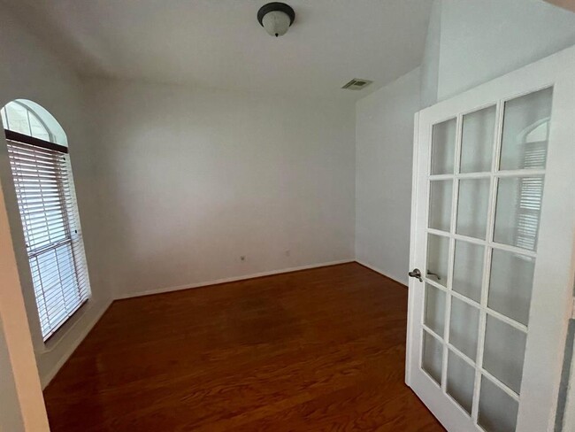 Building Photo - 10608 Melcher Ct