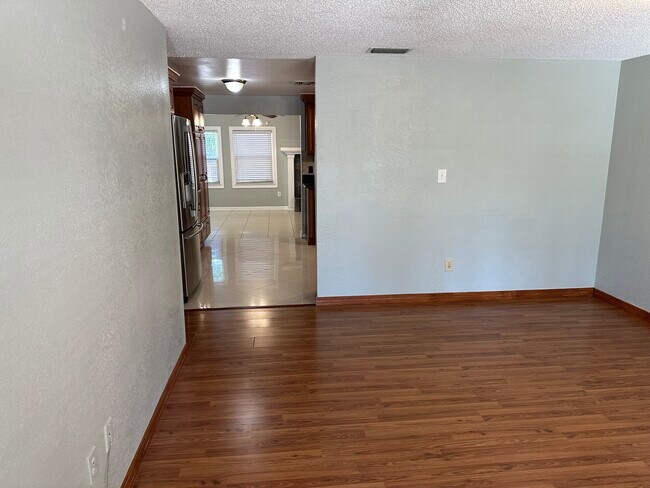 Foto del edificio - Valley Hill Drive