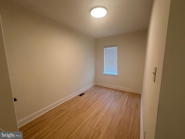 Foto del edificio - 5647 Angora Terrace